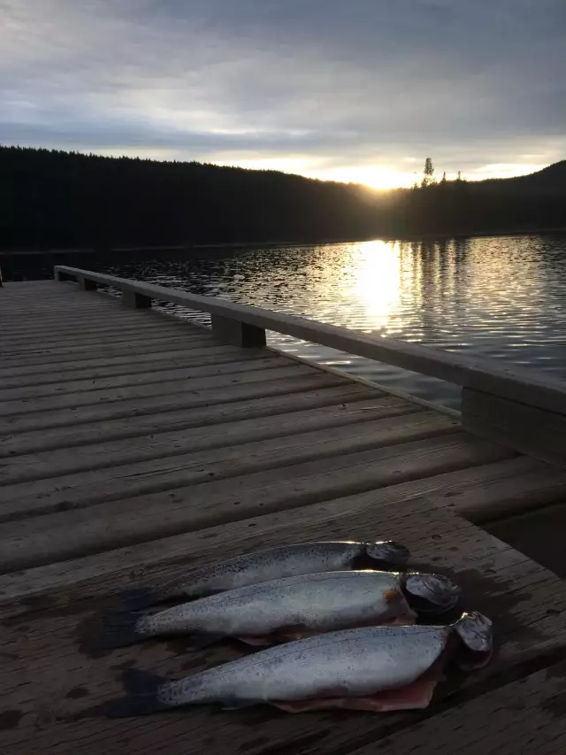 Davis Lake @ Sunset Rainbows