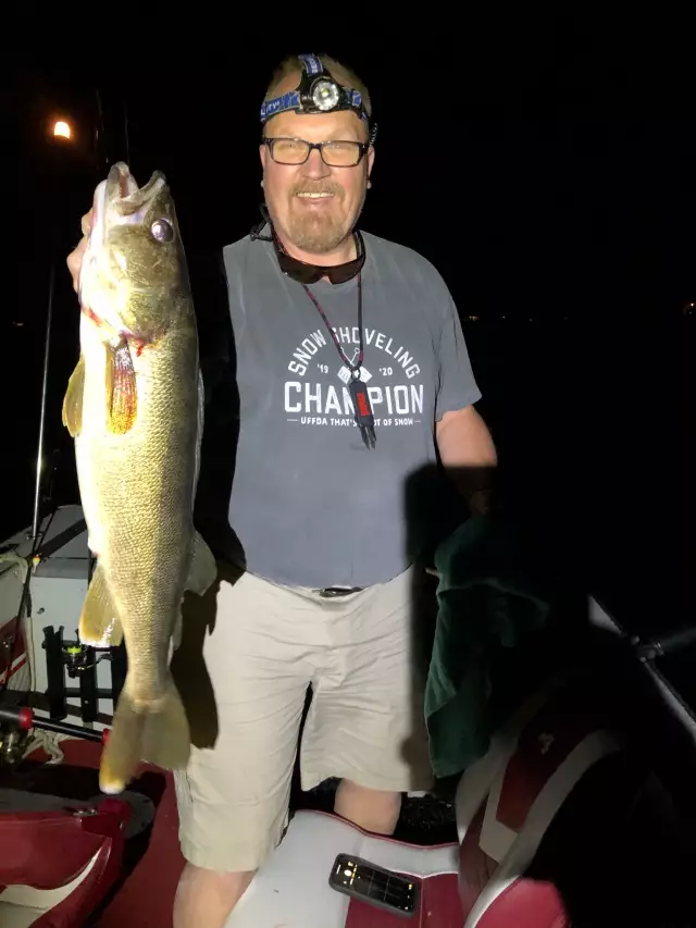 27" Walleye