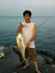 Abu Dhabi Mina Breakwater Fishing (Oct. 11, 2011)