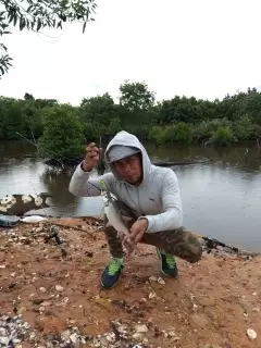 Maybe this is only one tarpon in this place...
